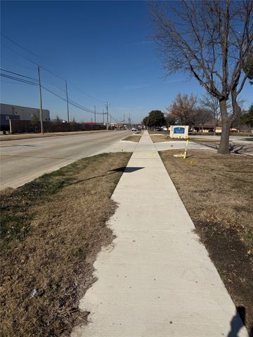 280 N Mitchell Road, Mansfield, TX 76063