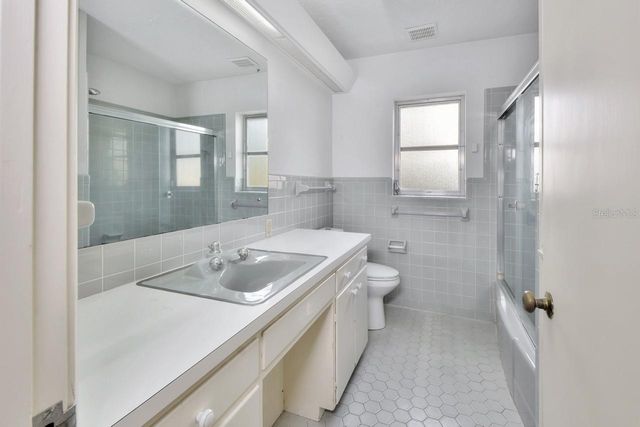 129 S BROOKS AVENUE, Deland, FL 32720