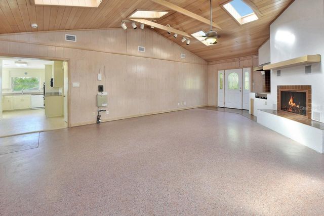 129 S BROOKS AVENUE, Deland, FL 32720