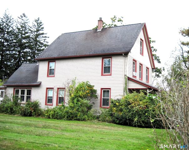 653 Vauxhall St Extension, Waterford, CT 06385