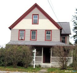 653 Vauxhall St Extension, Waterford, CT 06385