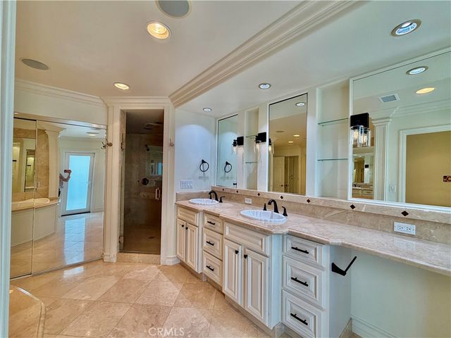 363 Newport Glen Court, Newport Beach, CA 92660