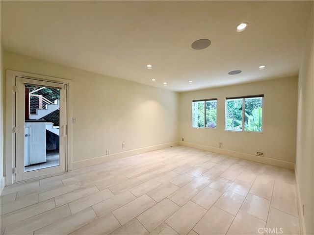 363 Newport Glen Court, Newport Beach, CA 92660