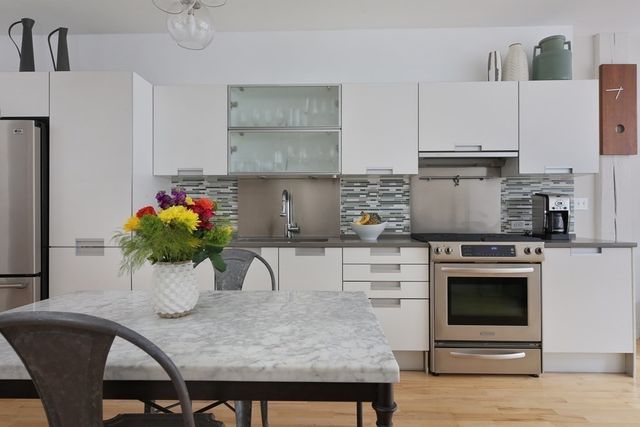 346 Congress St 305, Boston, MA 02210