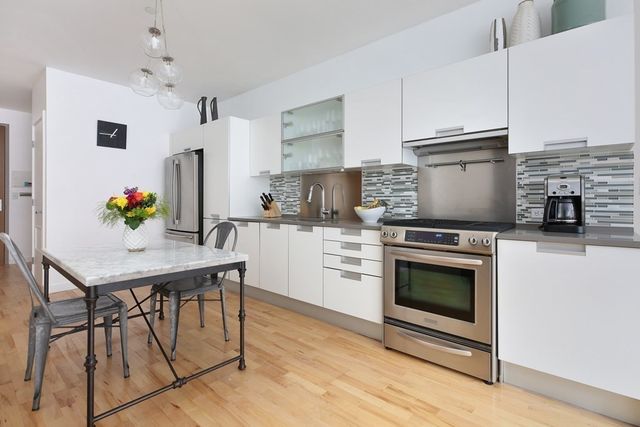 346 Congress St 305, Boston, MA 02210