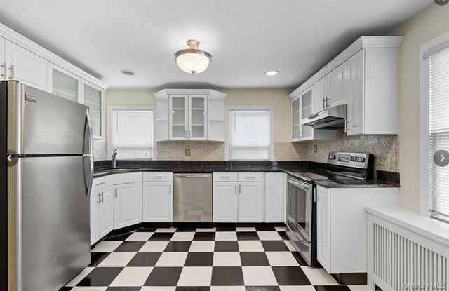 22 School Street, Oyster Bay, NY 11771