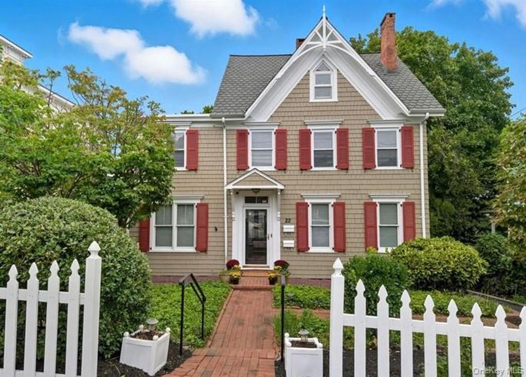 22 School Street, Oyster Bay, NY 11771