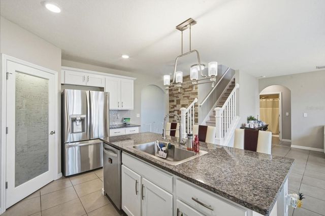 8201 BILSTON VILLAGE LANE, Gibsonton, FL 33534