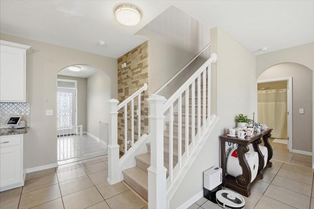 8201 BILSTON VILLAGE LANE, Gibsonton, FL 33534