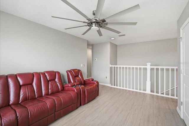 8201 BILSTON VILLAGE LANE, Gibsonton, FL 33534