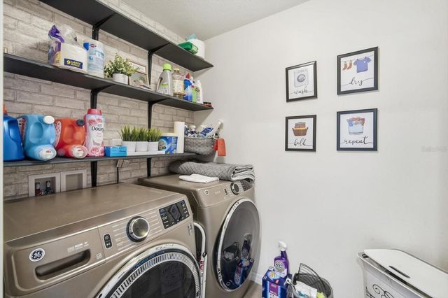 8201 BILSTON VILLAGE LANE, Gibsonton, FL 33534