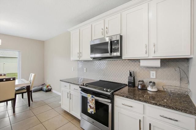 8201 BILSTON VILLAGE LANE, Gibsonton, FL 33534