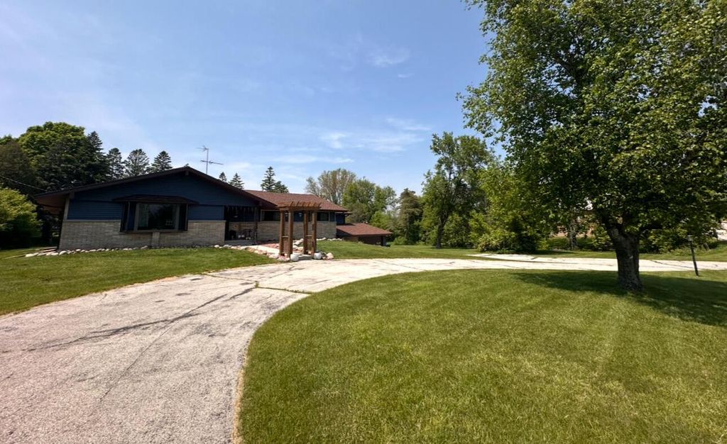 1420 Woodland ROAD, Kohler, WI 53044