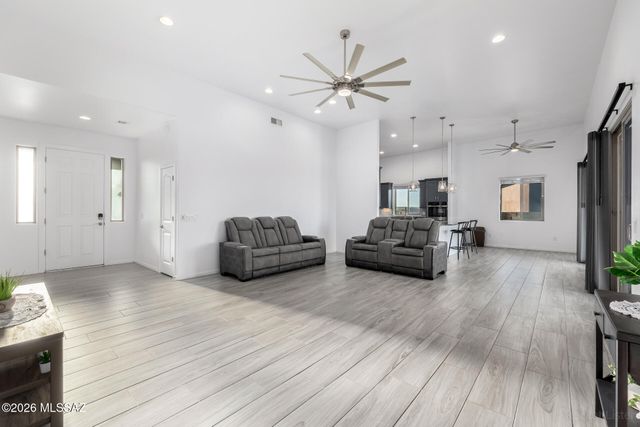 1168 N Slot Canyon Place, Vail, AZ 85641