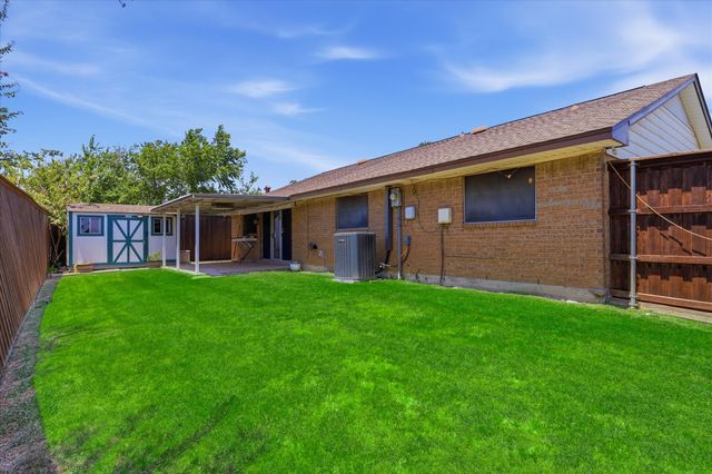 2132 Bordeaux Drive, Carrollton, TX 75007