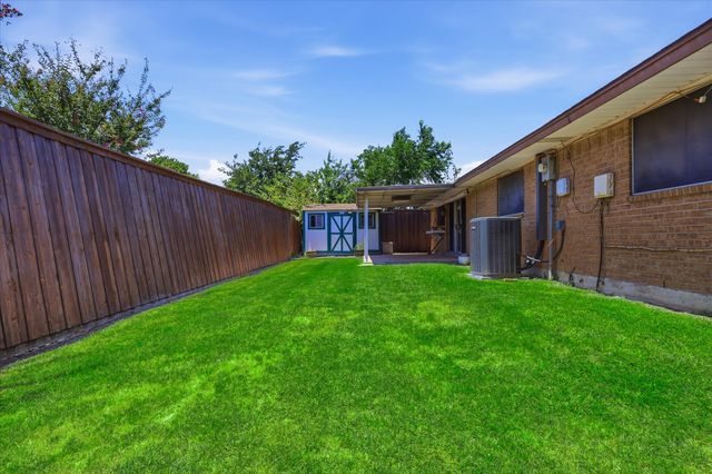 2132 Bordeaux Drive, Carrollton, TX 75007