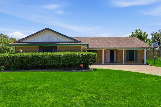 2132 Bordeaux Drive, Carrollton, TX 75007
