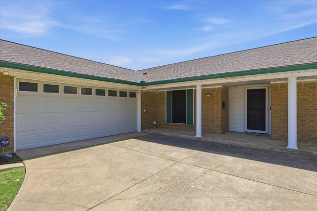 2132 Bordeaux Drive, Carrollton, TX 75007
