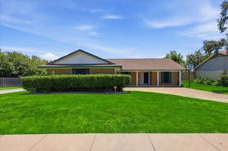 2132 Bordeaux Drive, Carrollton, TX 75007