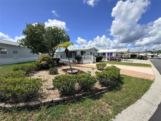427 CENTER CREST BOULEVARD, Davenport, FL 33837