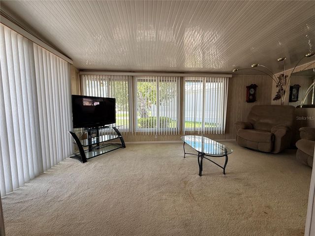 427 CENTER CREST BOULEVARD, Davenport, FL 33837