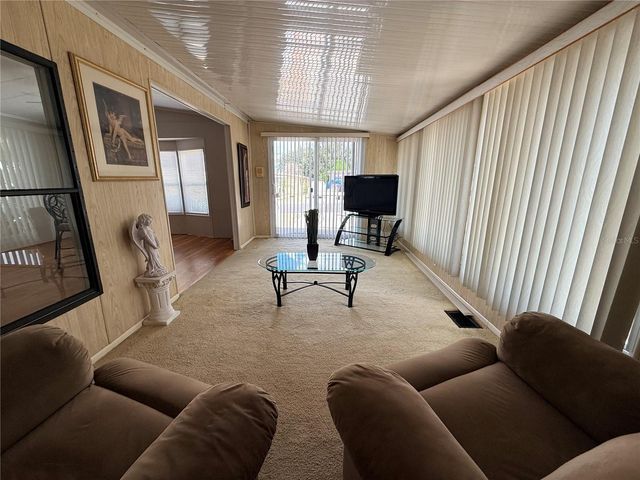427 CENTER CREST BOULEVARD, Davenport, FL 33837