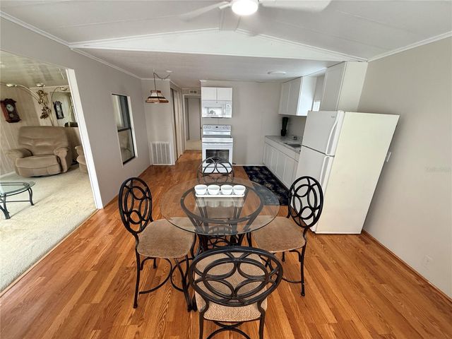 427 CENTER CREST BOULEVARD, Davenport, FL 33837