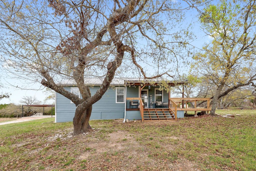 9050 County Road 272, Bertram, TX 78605