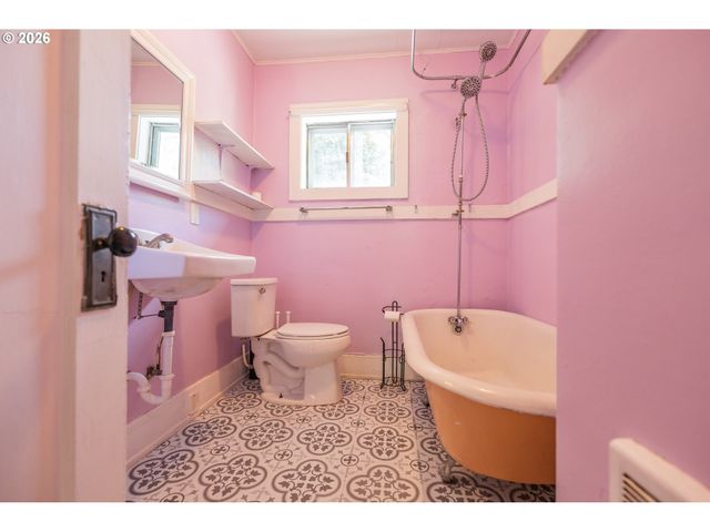 1223 WASHINGTON St, Eugene, OR 97401