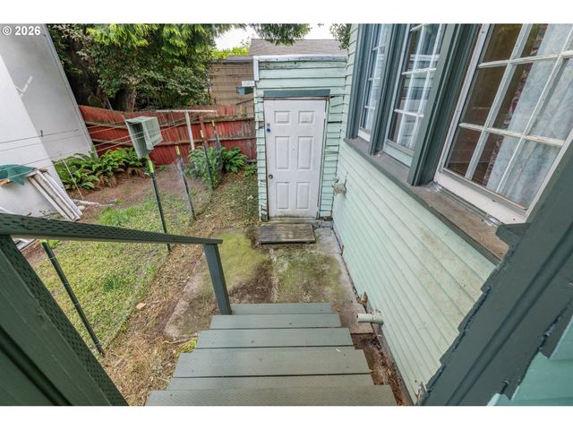 1223 WASHINGTON St, Eugene, OR 97401