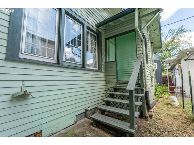 1223 WASHINGTON St, Eugene, OR 97401