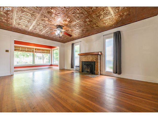 1223 WASHINGTON St, Eugene, OR 97401