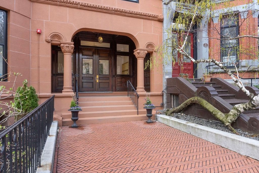 290 Commonwealth Ave 4, Boston, MA 02115