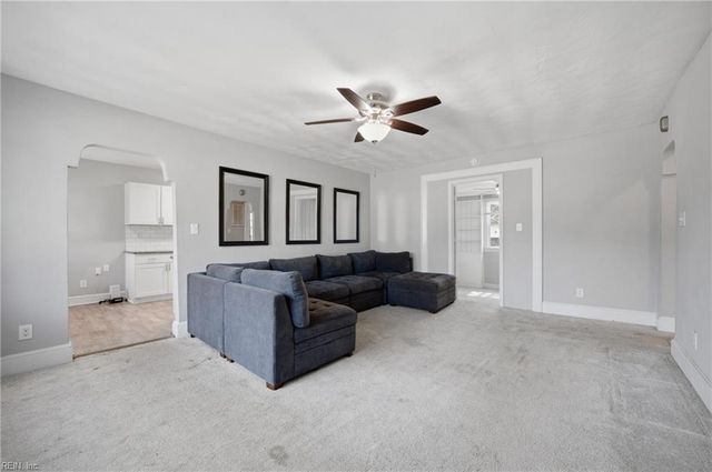 1912 Deep Creek BLVD, Portsmouth, VA 23704