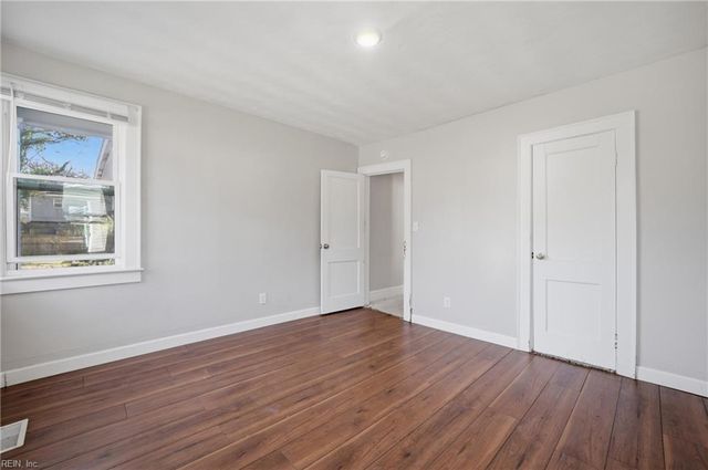 1912 Deep Creek BLVD, Portsmouth, VA 23704