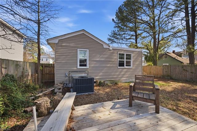 1912 Deep Creek BLVD, Portsmouth, VA 23704