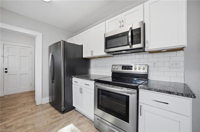 1912 Deep Creek BLVD, Portsmouth, VA 23704