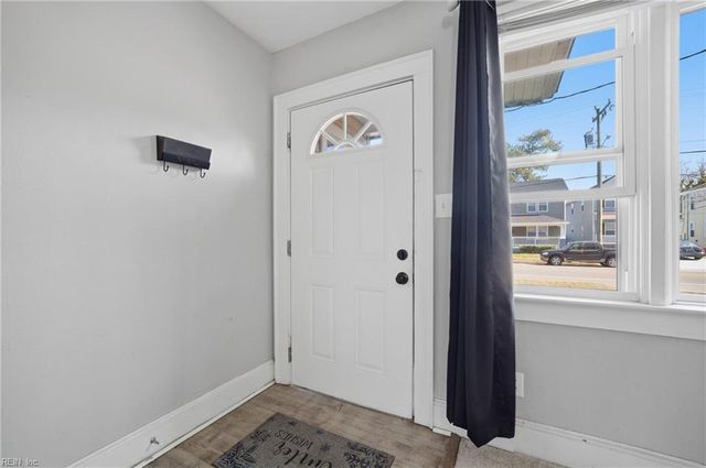 1912 Deep Creek BLVD, Portsmouth, VA 23704