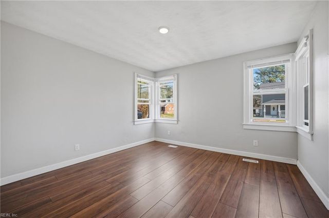 1912 Deep Creek BLVD, Portsmouth, VA 23704