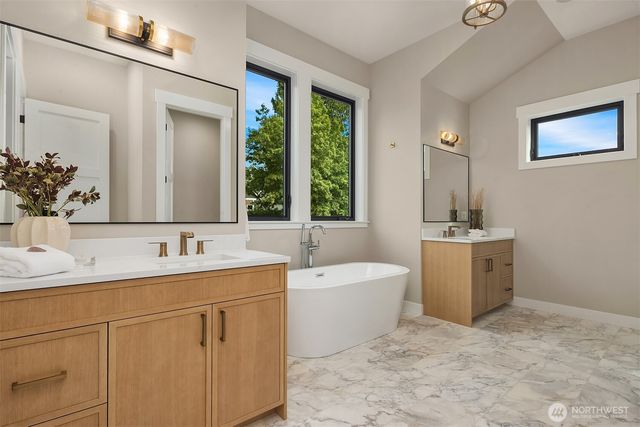 8040 Forest Drive NE, Seattle, WA 98115