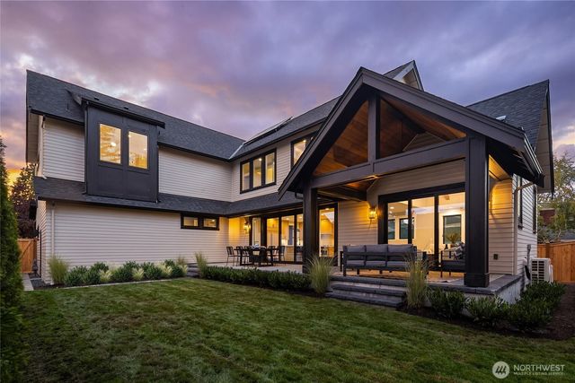8040 Forest Drive NE, Seattle, WA 98115