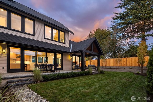 8040 Forest Drive NE, Seattle, WA 98115