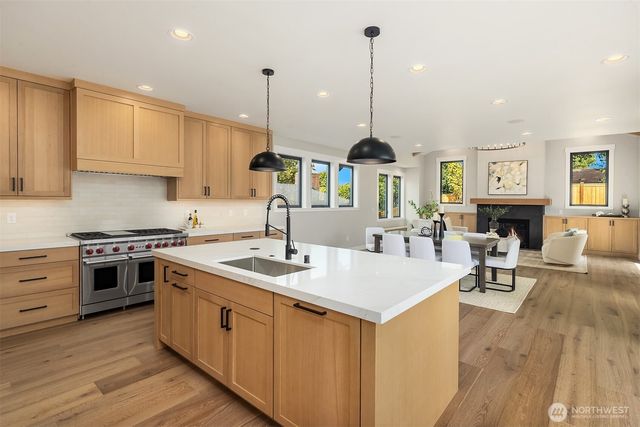 8040 Forest Drive NE, Seattle, WA 98115