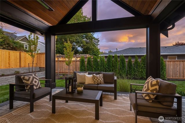8040 Forest Drive NE, Seattle, WA 98115