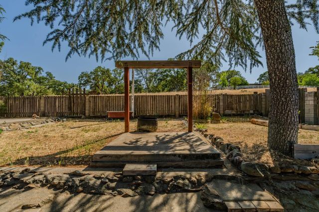 513 Perry St, Jackson, CA 95642