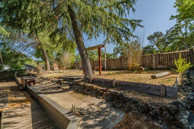 513 Perry St, Jackson, CA 95642