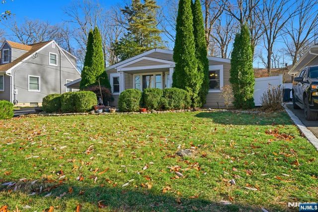 73 Page Drive, Oakland, NJ 07436