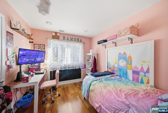 73 Page Drive, Oakland, NJ 07436