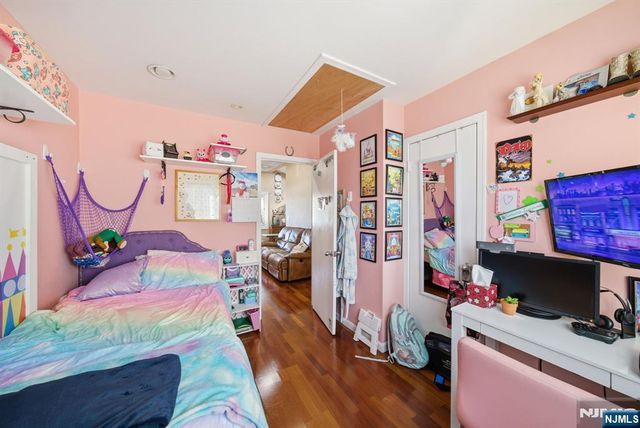 73 Page Drive, Oakland, NJ 07436