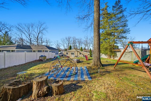 73 Page Drive, Oakland, NJ 07436